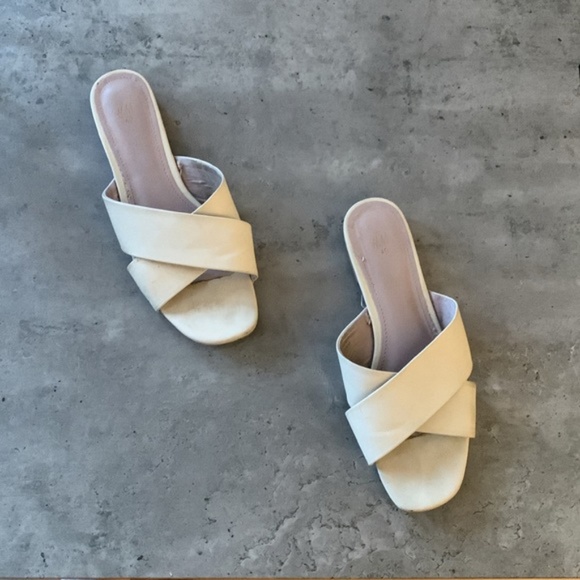 H&M Cross-Strap Slip-On Sandals - Picture 1 of 4